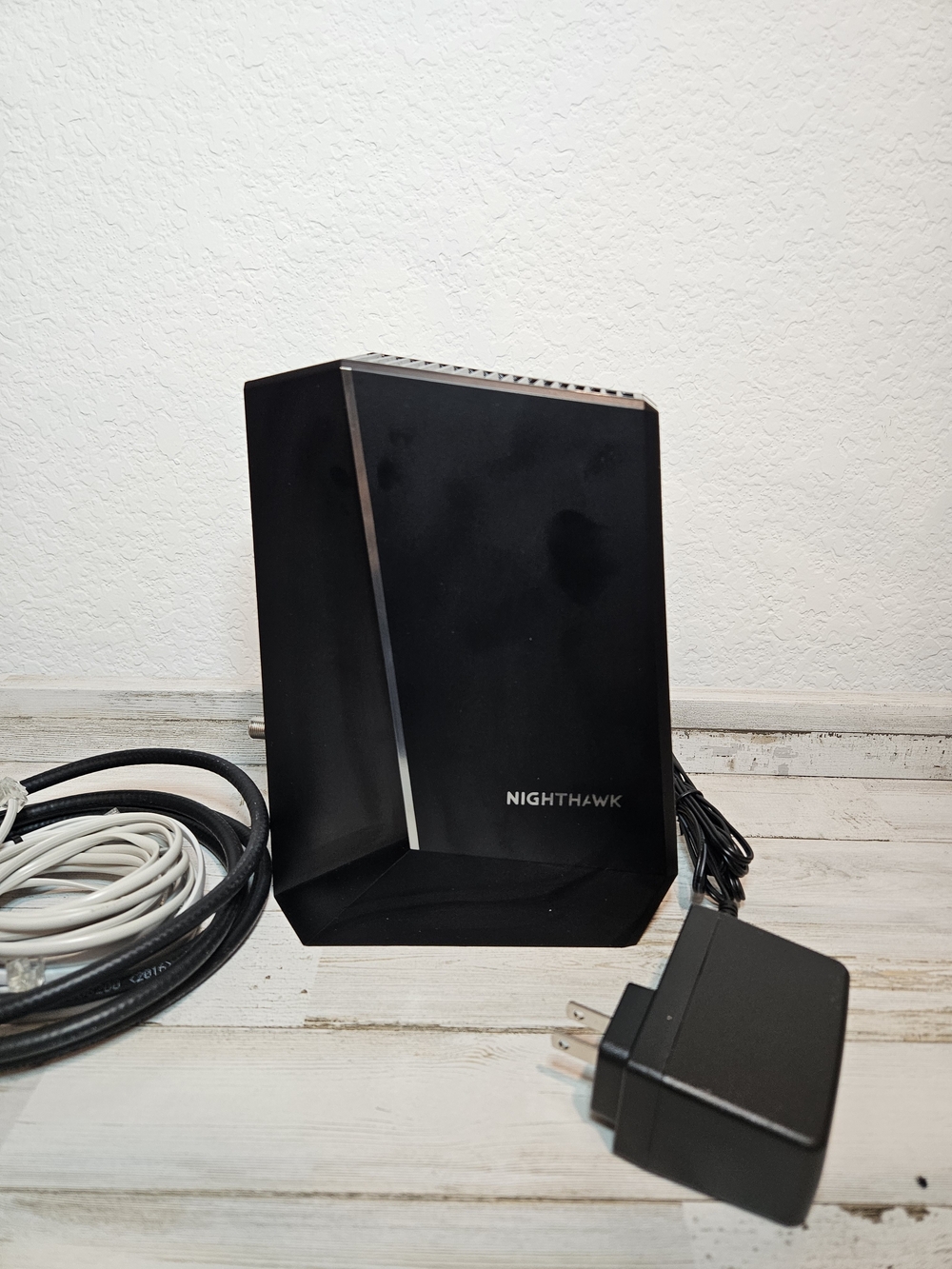 NETGEAR Nighthawk Voice Cable Modem CM2050V - Picture 2 of 7